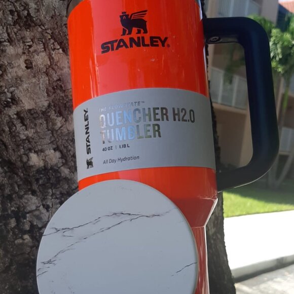 Stanley Steel H2.0 Flowstate Quencher Tumbler - 40 oz Made for USA Original - Picture 4 of 10